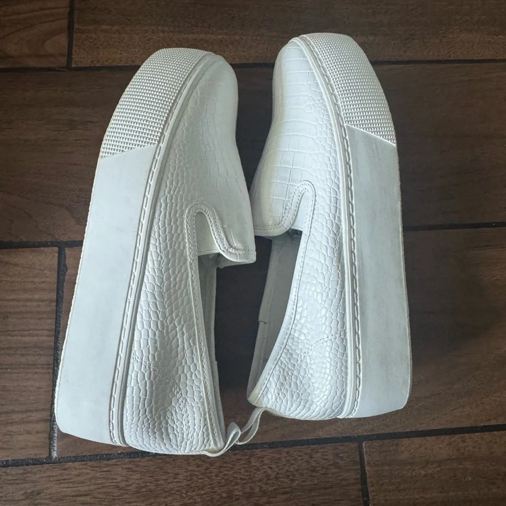 ABOUND Norah White Croc-Embossed Slip-On platform Sneakers size 9